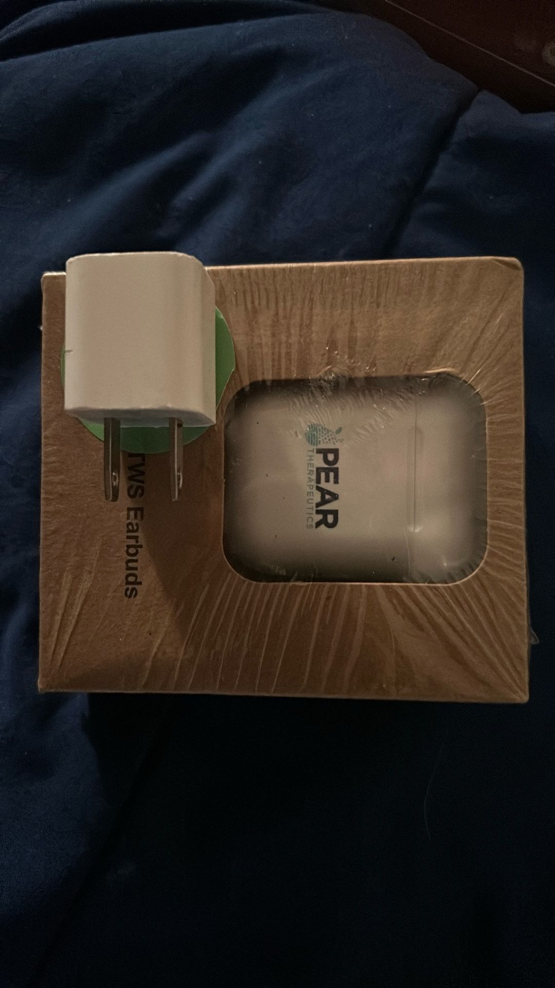 Pear Wireless Earbuds New Very Similar To Apple Earbuds Comes W/Real Apple Charger Block