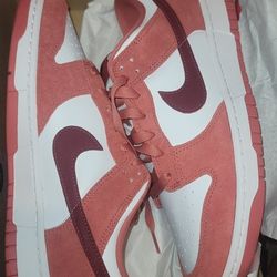 Brand New Nike Dunk Valentine Day Shoes MEN SIZE 9- WOMEN SIZE 10.5 Asking For 100 Taking Offers 