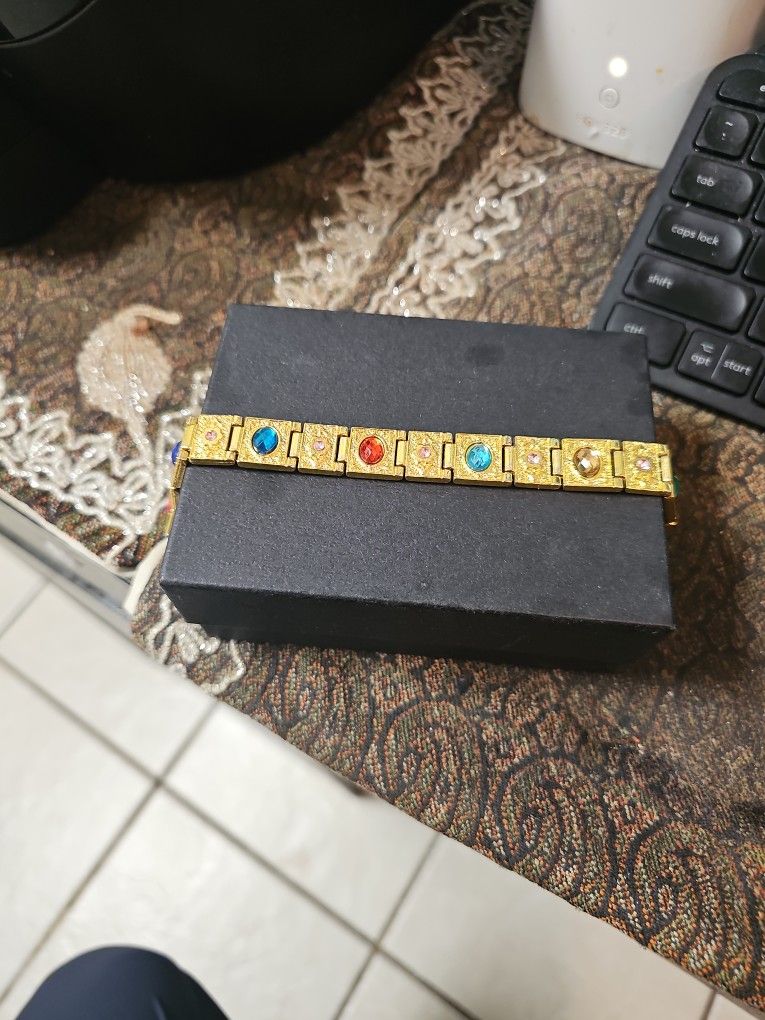 MEN'S STAINLESS STEEL GOLD COLOR 9 INCH  BRACELET