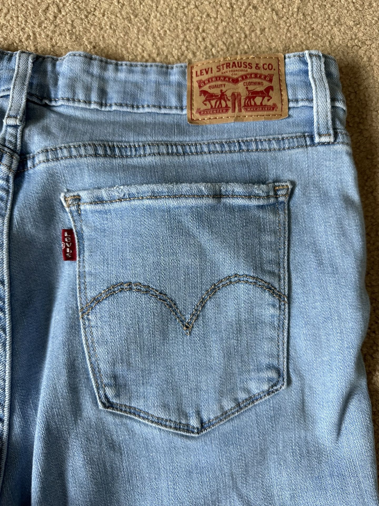 Women’s Levi’s 711 Skinny Jeans