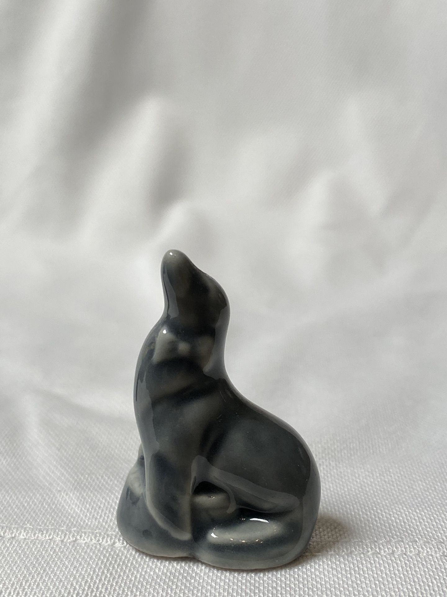 Wade Whimsies Circus Seal Sea Lion Red Rose Tea Made in England Grayas 