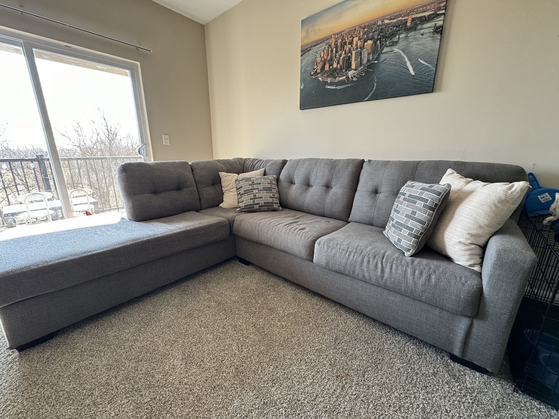 Signature Design By Ashley Highland Falls Gray Sectional
