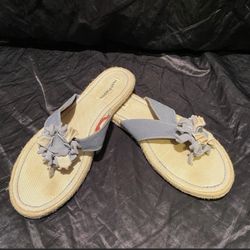 Hush Puppies Women’s Blue Flower Thong Flip Flops Sandals Size 7.5