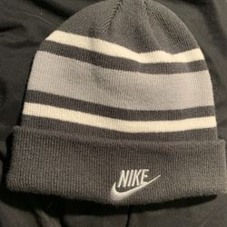 NIKE GRAY & WHITE STRIPED BEANIE ONE SIZE FITS ALL