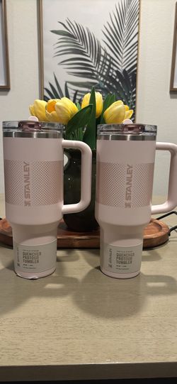 2 Stanley flip straw quencher protour tumble 40oz