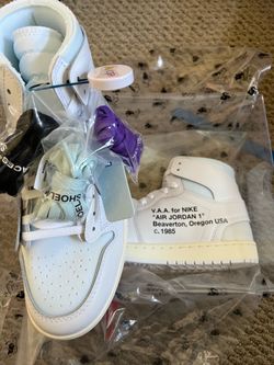 Nike air Jordan 1 retro high size 11 1/2 with extra laces, booklet included