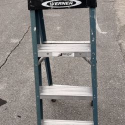 4 Ft  And  6ft Werner Fiberglass Ladders