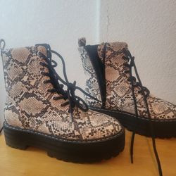H&M DIVIDED Snake Design  Chunky Boots