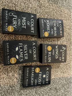 A court of Thorns and roses exclusive edition night court edition