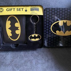 Batman Trifold Wallet And Keychain Gift Set 