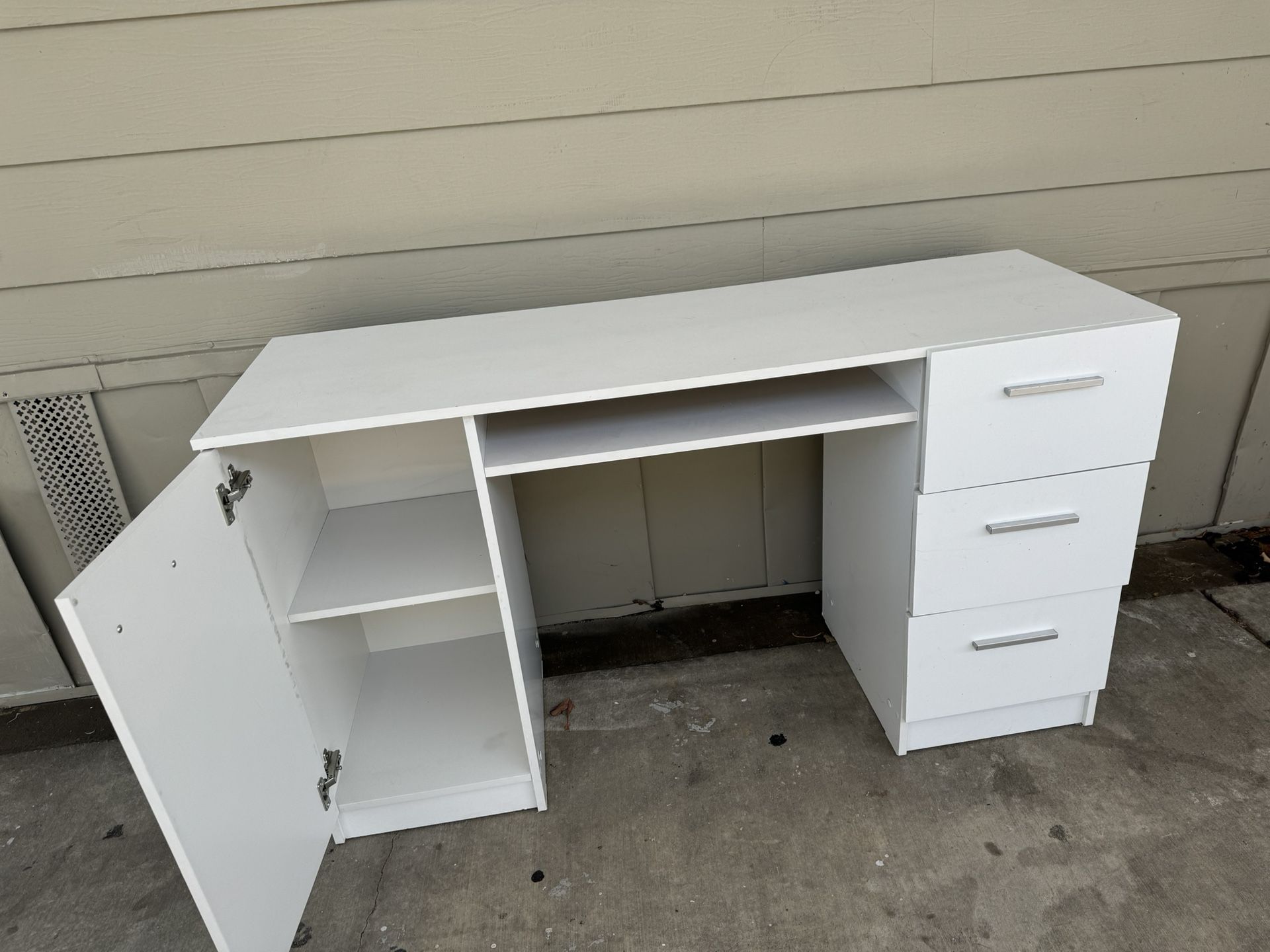 Desk Good Condition