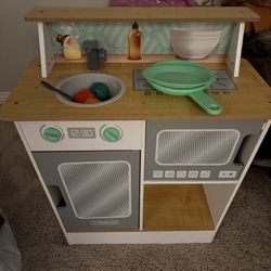 Small Toddler Play Kitchen 