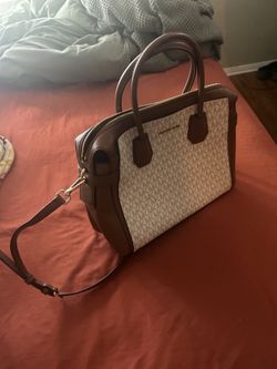 Micheal Kors Purse
