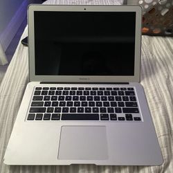 MacBook Air 13-inch 4GB 
