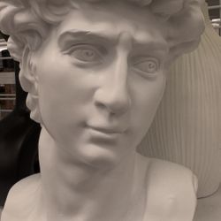 Statue 