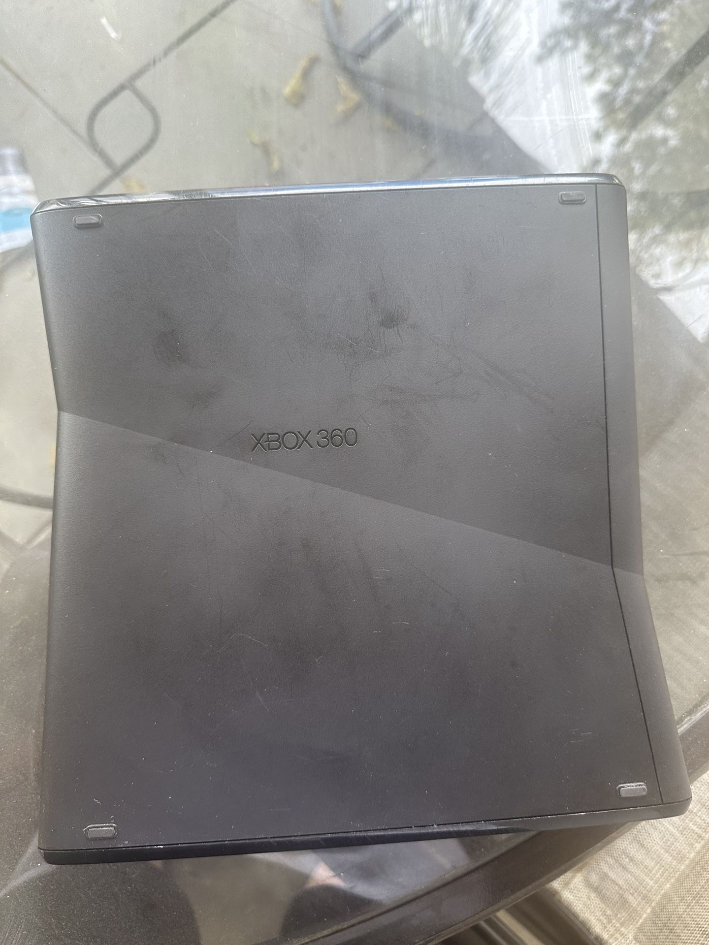 Xbox 360+ 17 Games + 2 Controllers