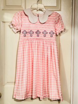 🌟NEW🌟Girl’s Pink Dress with Crosses Embroidered Around Front. (sz:10)