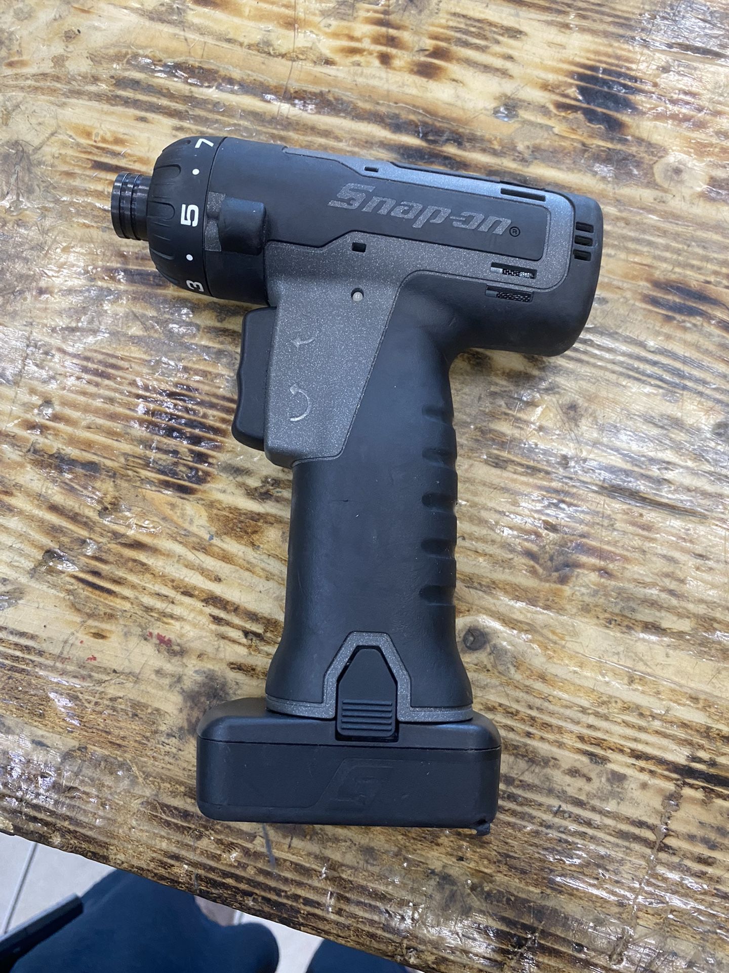 Snap-On Cts761agm 1/4” Impact Driver w/ 2.5ah Battery NO Charger