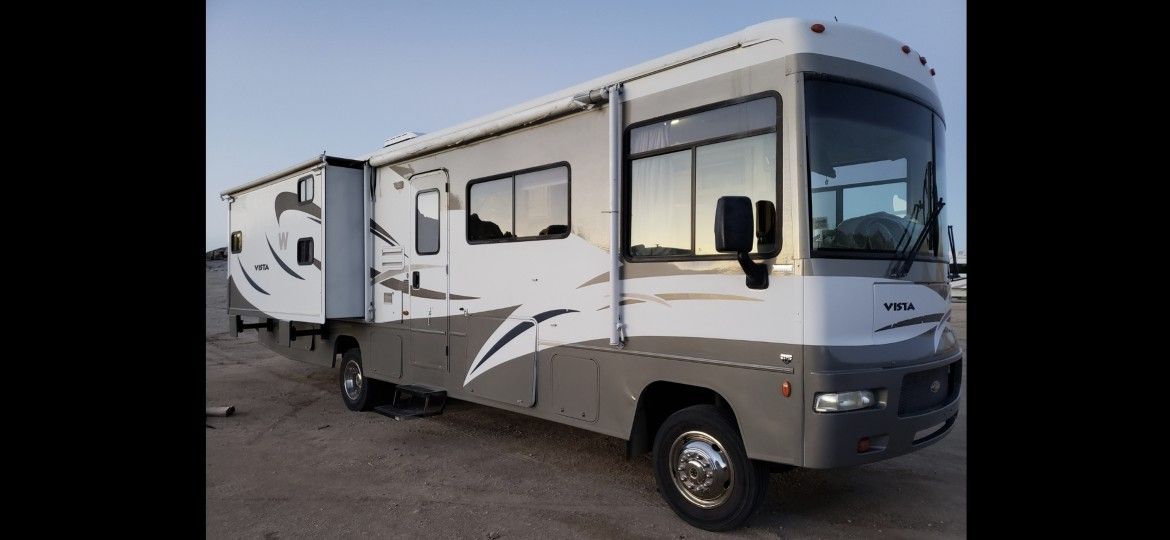 2008 Winnebago Vista