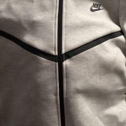White Nike Tech 