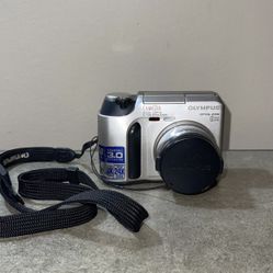 Pre-Owned Olympus Camedia C-720 Ultra Zoom Digital Camera