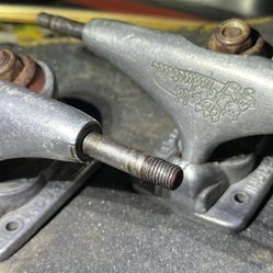 Vintage World Industries Skateboard Trucks 