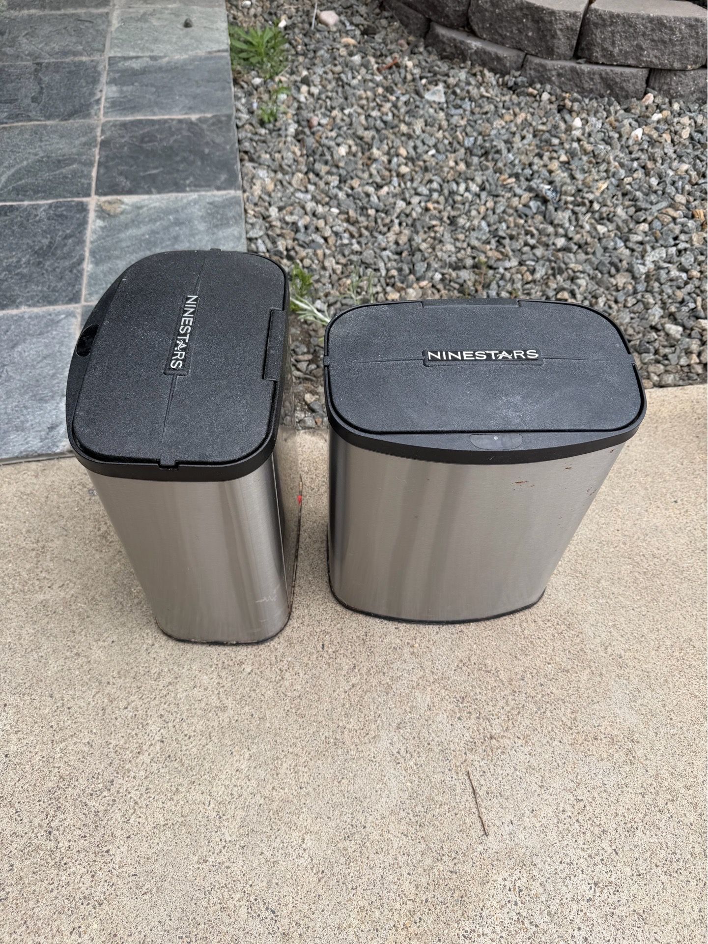 Bathroom trash cans automated battery operated