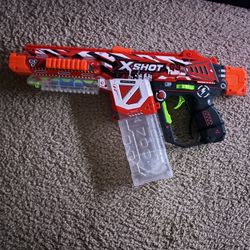 Two Tone Xshot 700 Gel blaster 
