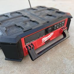 Milwaukee Packout Radio
