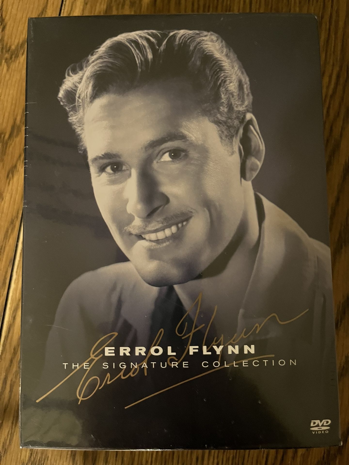 GIFT IDEA - NIB Errol Flynn Signature Collection DVD set