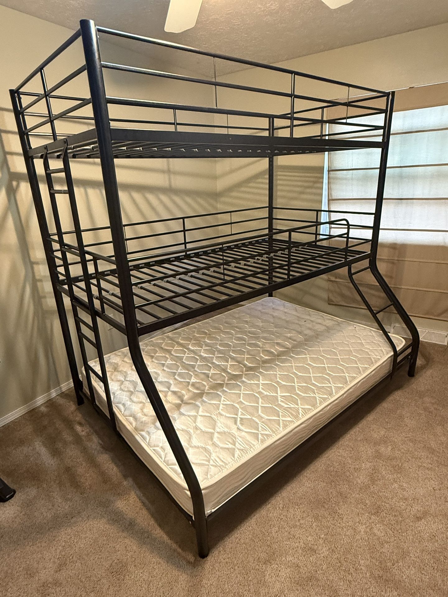 Triple Bunkbed