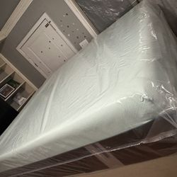 Set King Sizes Mattress And Box. Spring Tempur Pedic Luxeadap Soft 