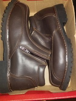 Work shoes size 9.5