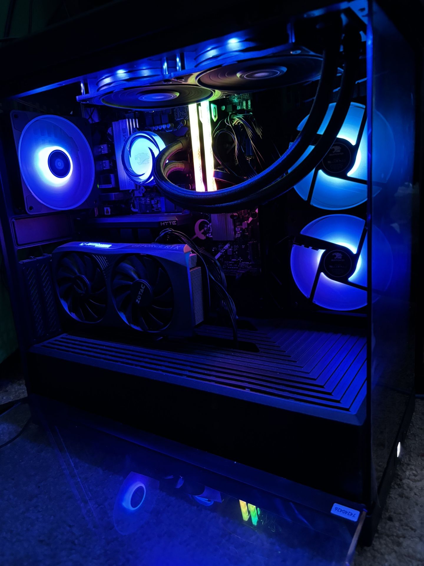 iBUYPOWER - Y40 Gaming Desktop PC