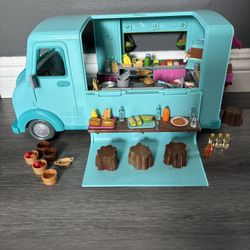 Li'l Woodzeez Food Truck and Figurines Deluxe Playset: Toy Vehicle Set with Accessories