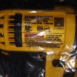 DeWalt model DCF885 1/4 Impact Driver Kit