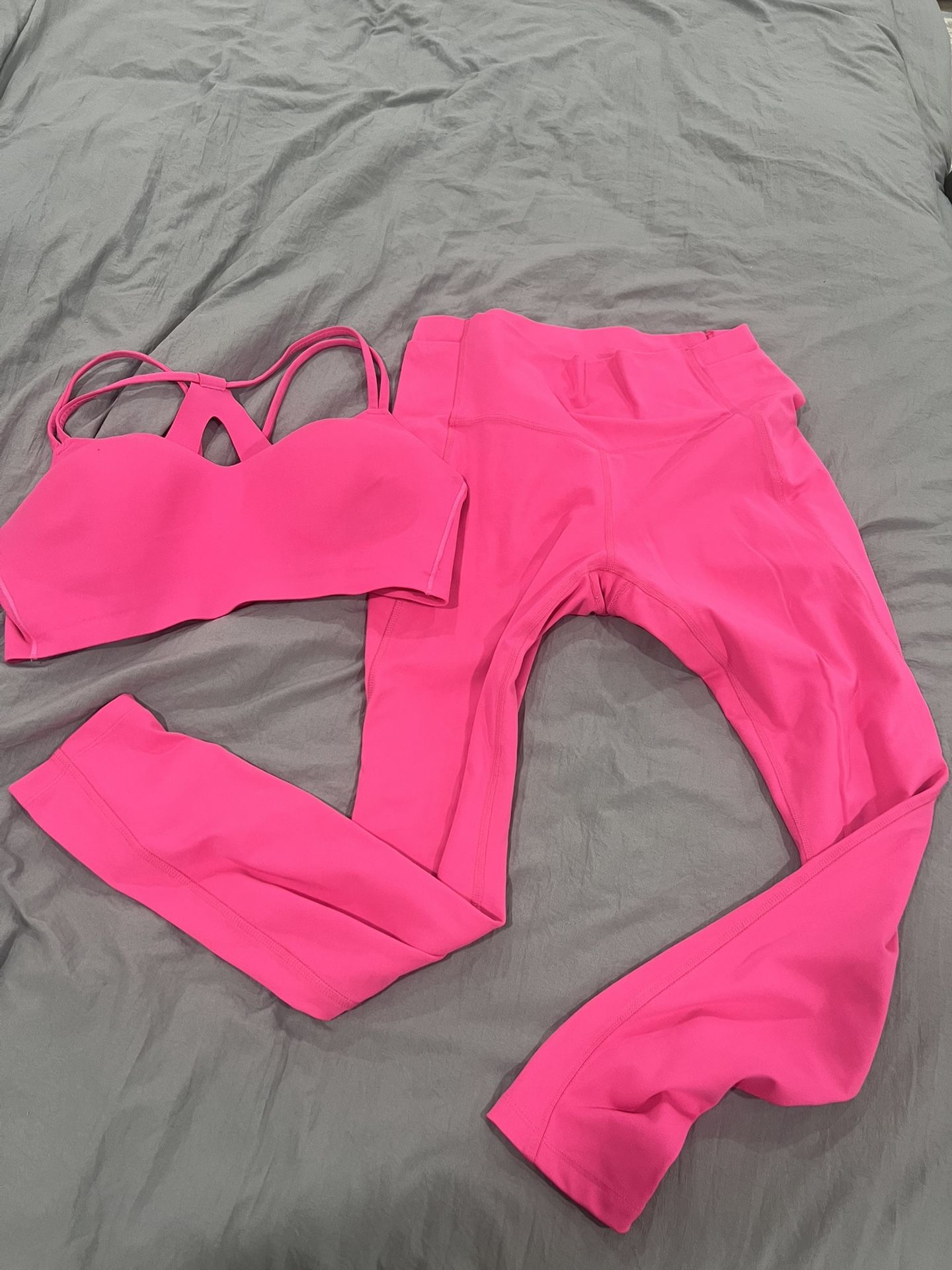 Matching Hot pink leggings With Pockets and Bra. Size L