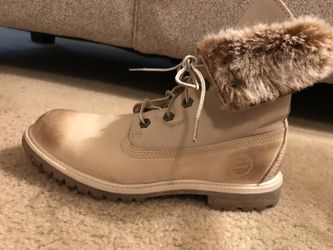 Boots women’s size 9 1/2 Timberland boots