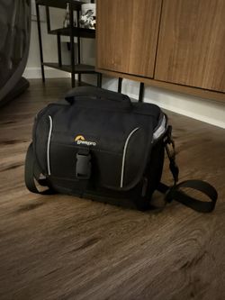 Lowepro Black Bag Never Used Moving Sales