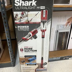 Shark Ultralight Pet Pro 