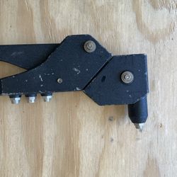 Swing Line  One Hand Swivel Rivet Tool 