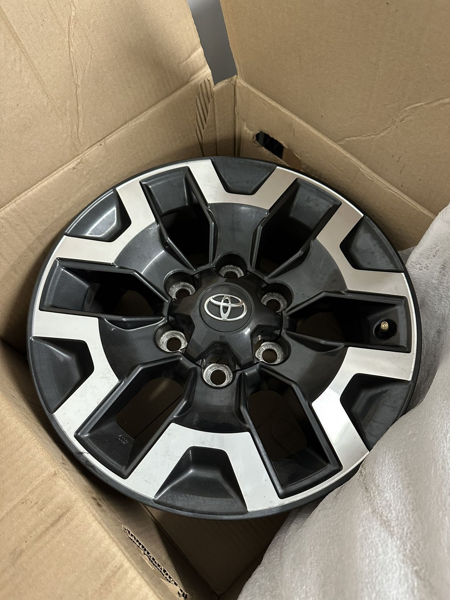 Set Of Four 16 Inch Wheels.  Toyota Tacoma Off-road 