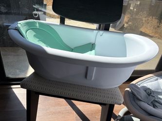 Frida Grow with me bathtub
