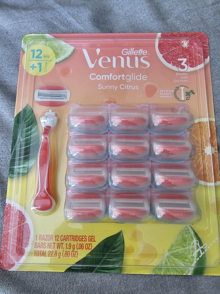 Venus ComfortGlide Razor Plus 12 Cartridge Gel Only 20.00pd 25 On Sale Plus Taxes Located Rancho&Mill Colton