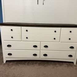 Dresser and nightstands 