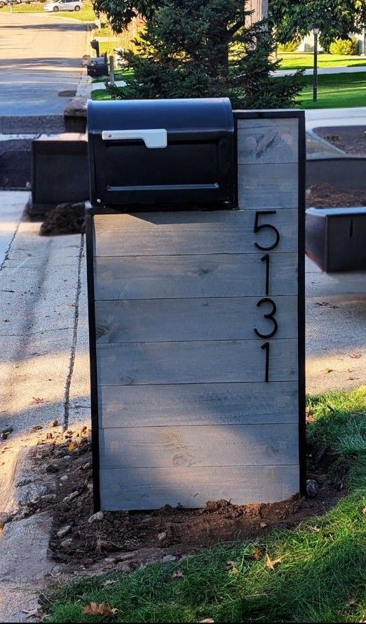 Cedar Mailbox Posts... Customizable 