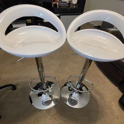 18 Inch Swivel Bar Stool Plastic White Chrome
