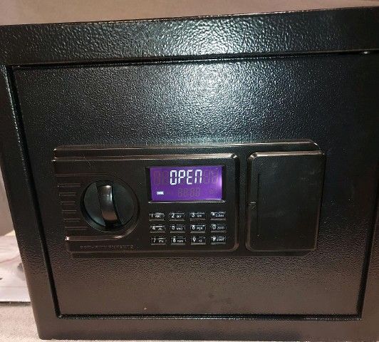 Large FIRE & WATER PROOF Safe LED DISPLAY 2 KEYS & Combo 4 GUNN RACK & LED LIGHT BNIB