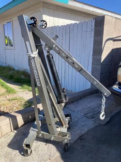 PITTSBURGH 1 Ton-Capacity Foldable Shop Crane  