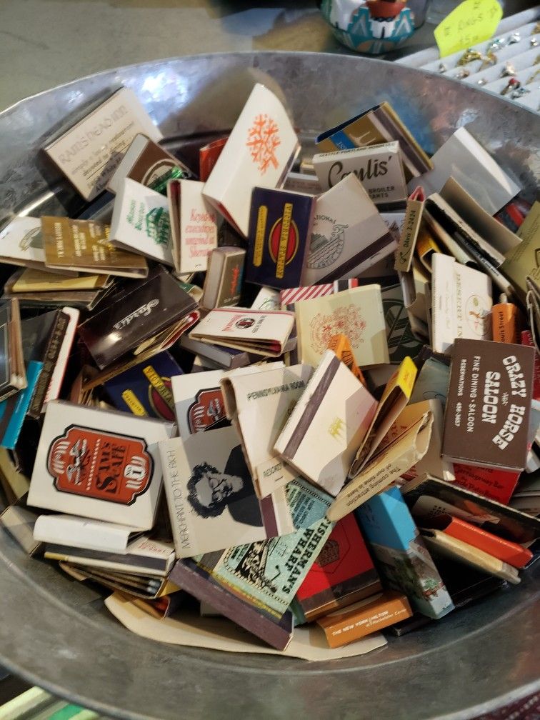 Vintage Matches. Matchbooks